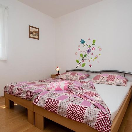 Apartments Katarina Шіло Екстер'єр фото