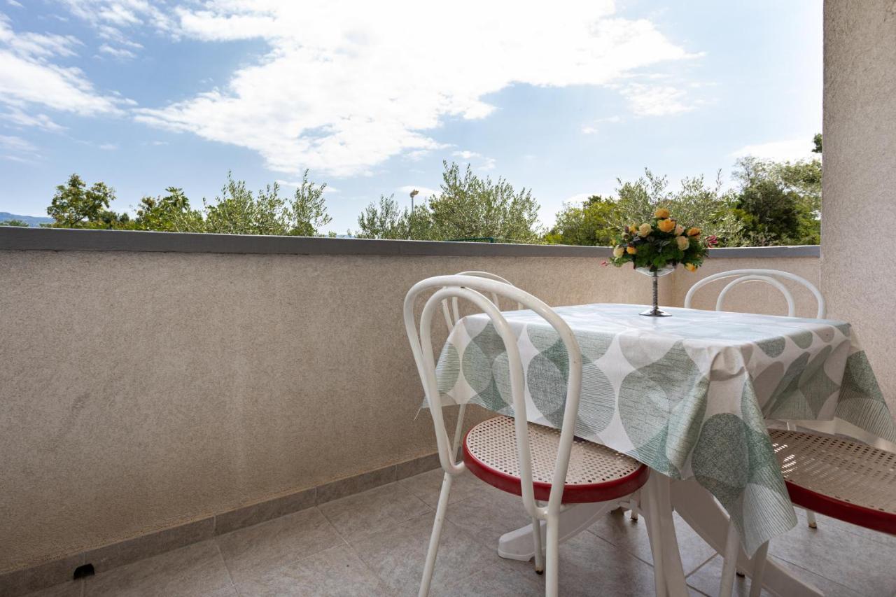 Apartments Katarina Шіло Екстер'єр фото