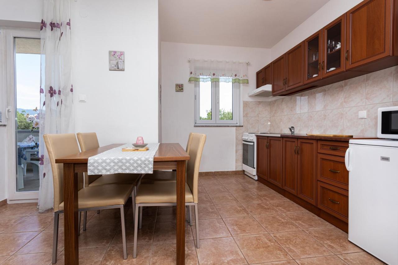 Apartments Katarina Шіло Екстер'єр фото