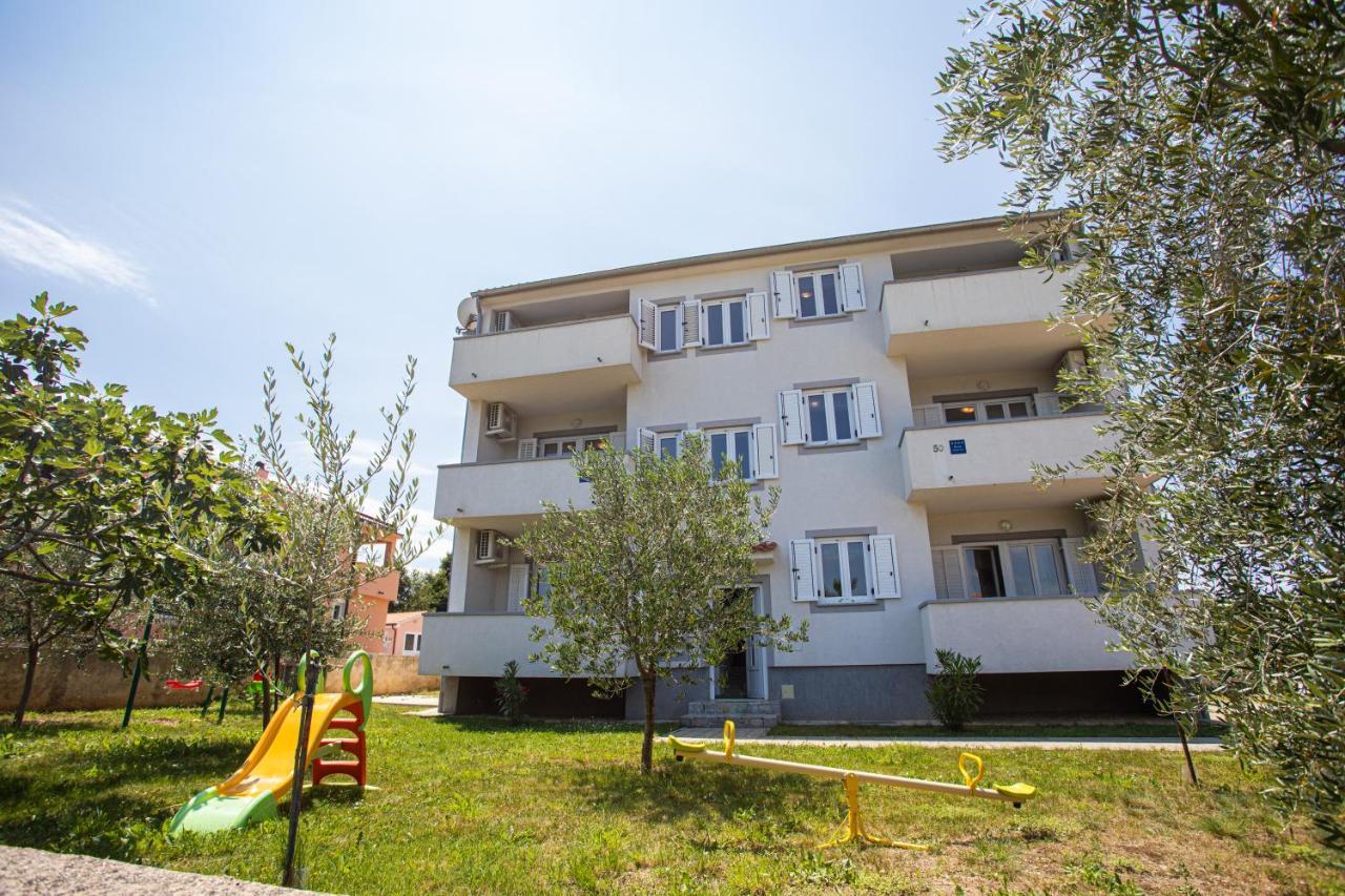 Apartments Katarina Шіло Екстер'єр фото