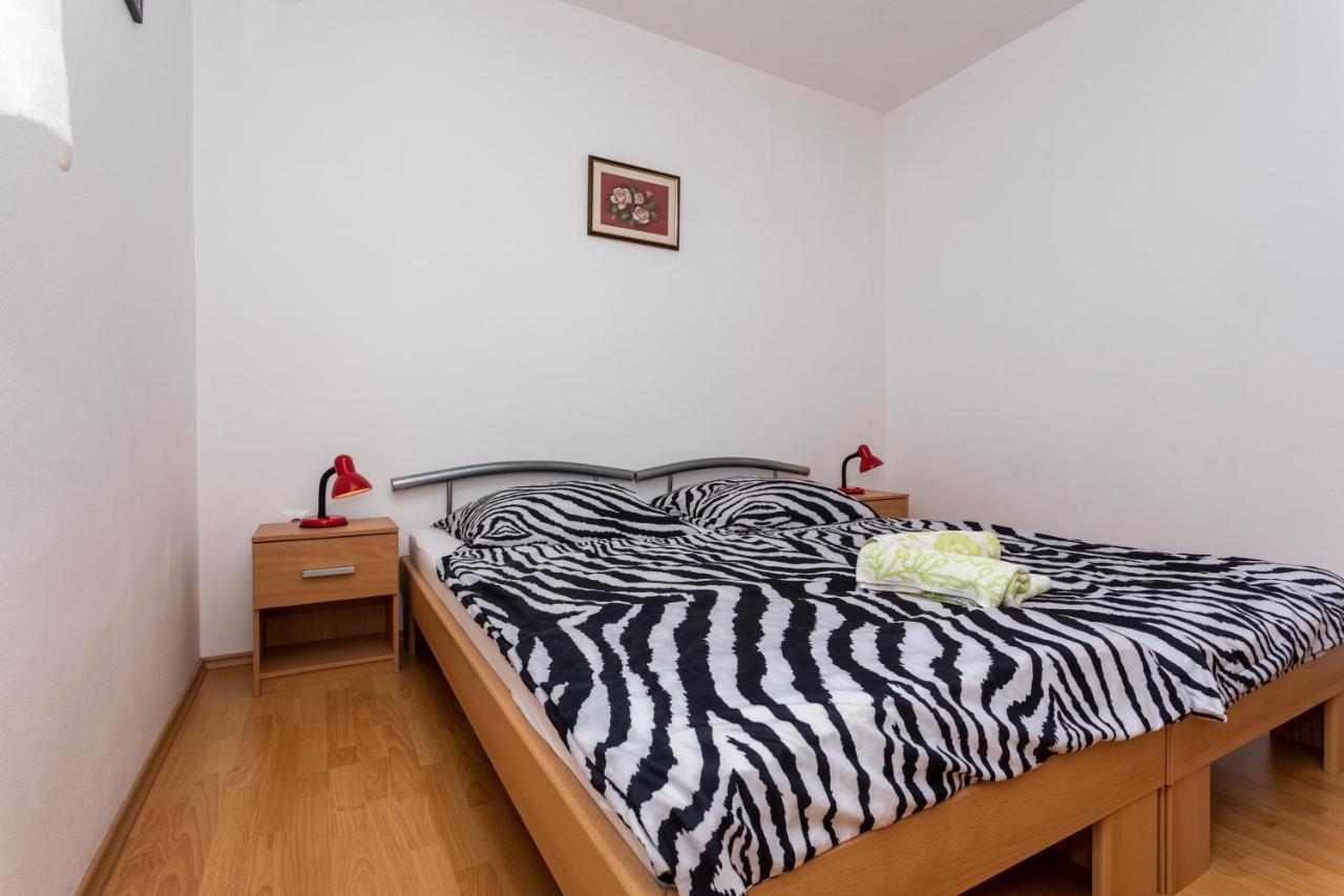 Apartments Katarina Шіло Екстер'єр фото