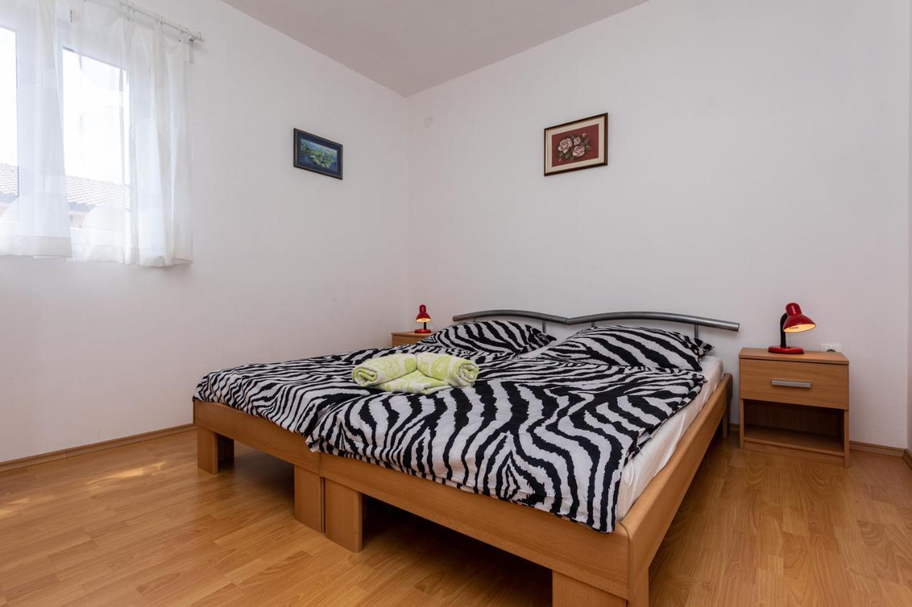 Apartments Katarina Шіло Екстер'єр фото