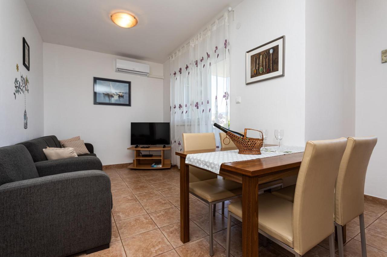 Apartments Katarina Шіло Екстер'єр фото