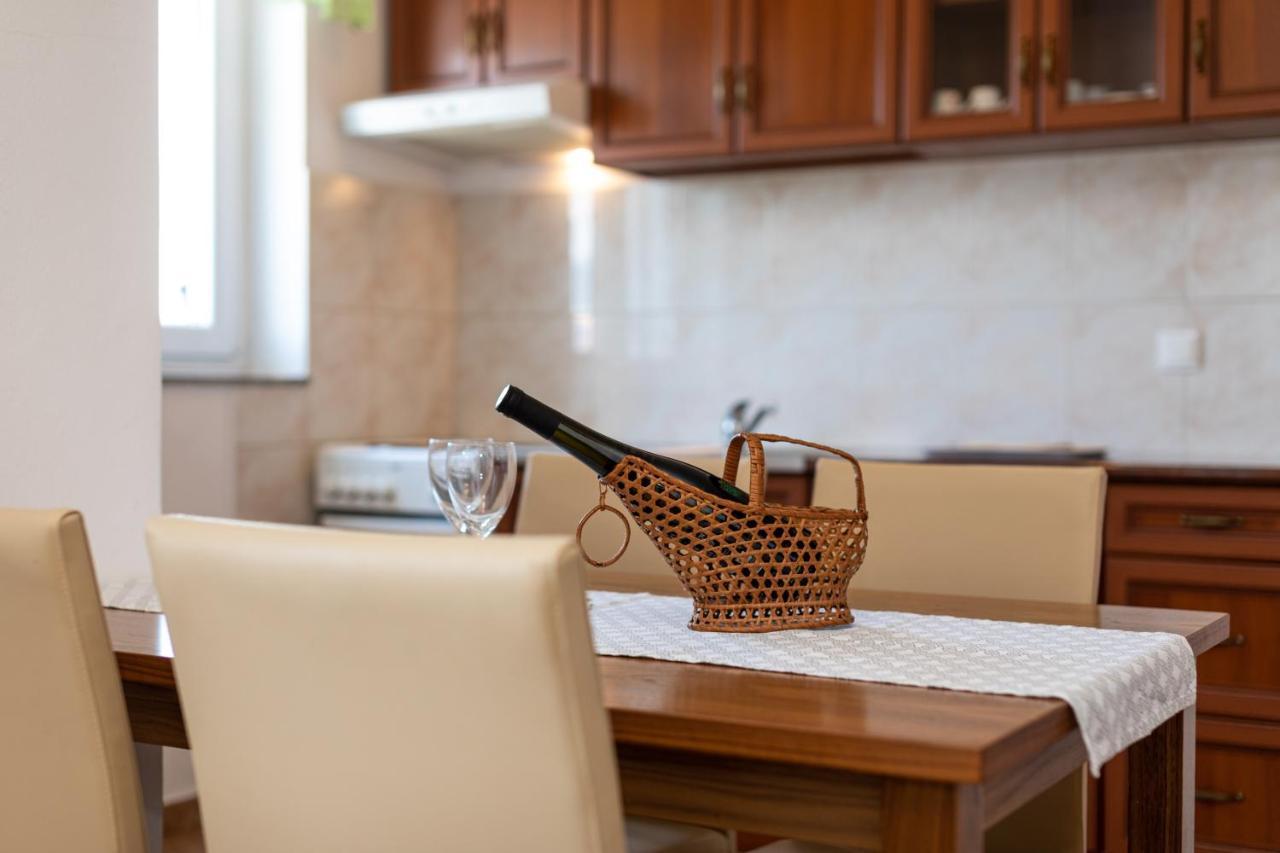 Apartments Katarina Шіло Екстер'єр фото