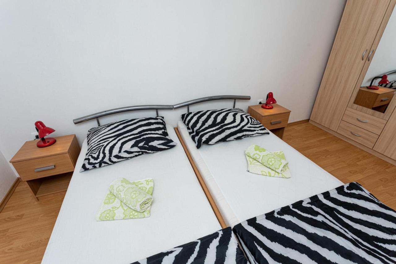 Apartments Katarina Шіло Екстер'єр фото