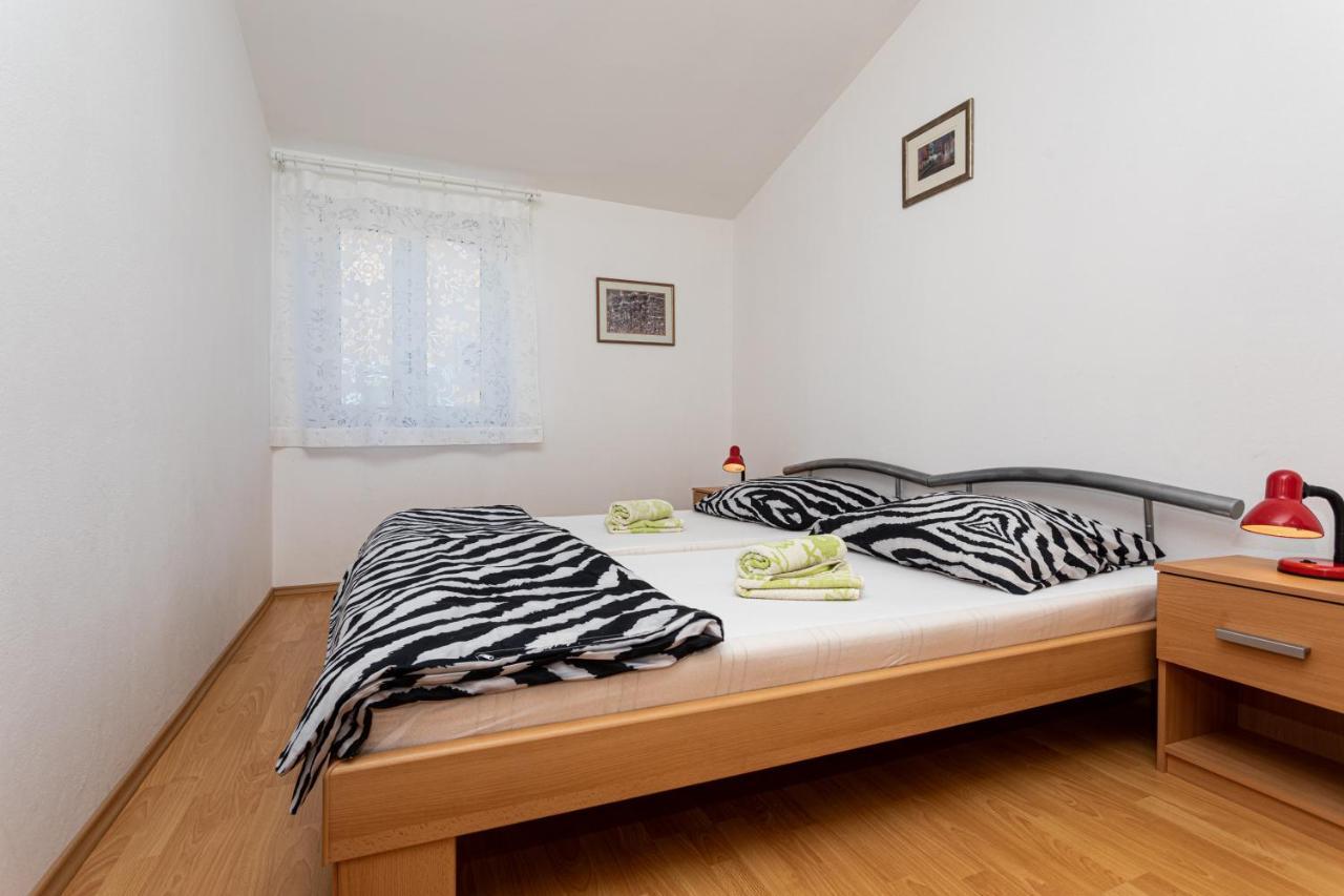 Apartments Katarina Шіло Екстер'єр фото