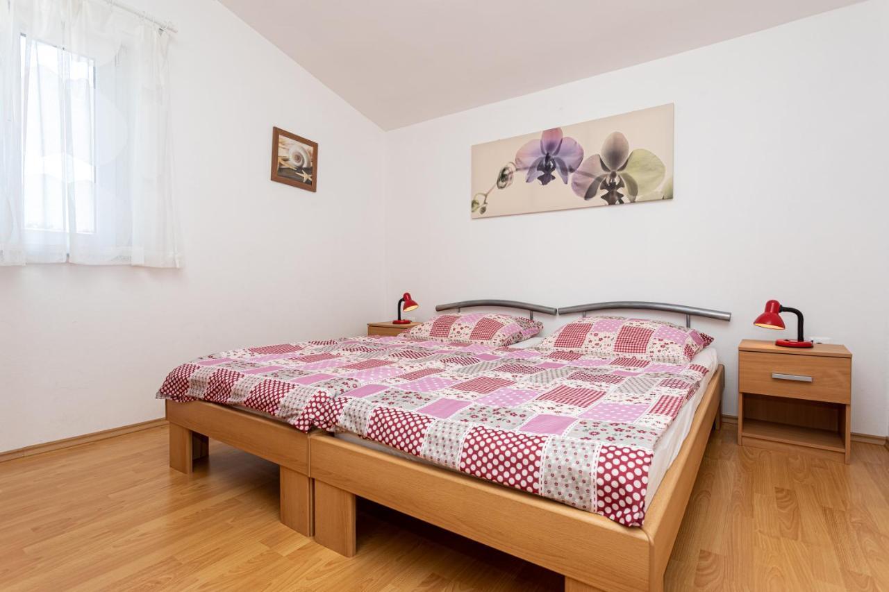 Apartments Katarina Шіло Екстер'єр фото