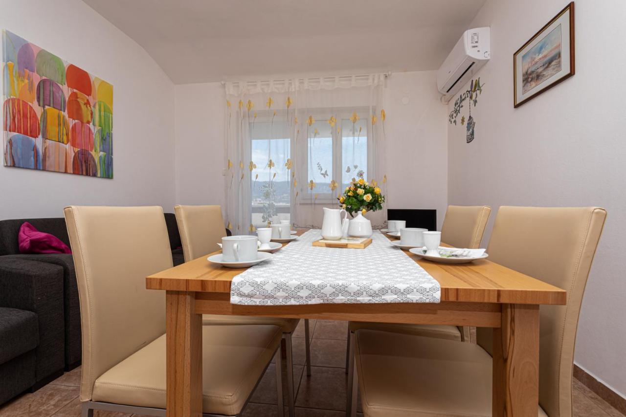 Apartments Katarina Шіло Екстер'єр фото