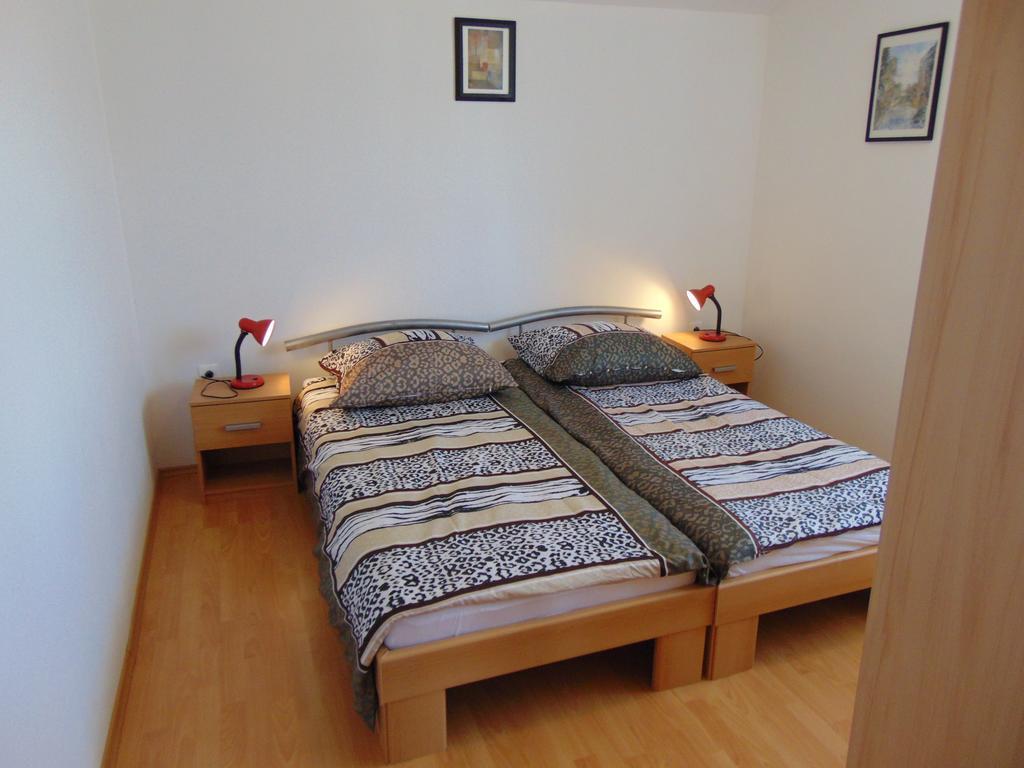 Apartments Katarina Шіло Екстер'єр фото